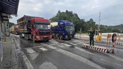 <a href="/thuong-mai" title="Thương mại" rel="dofollow">Thương mại</a>