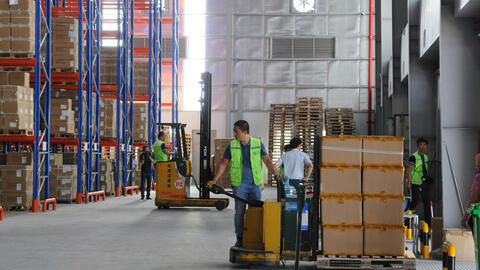 <a href="/thuong-mai" title="Thương mại" rel="dofollow">Thương mại</a>