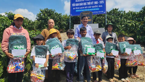 <a href="/xa-hoi-ngay-nay" title="Xã hội ngày nay" rel="dofollow">Xã hội ngày nay</a>