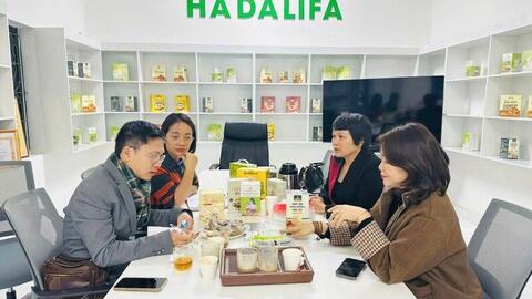 <a href="/thuong-mai" title="Thương mại" rel="dofollow">Thương mại</a>