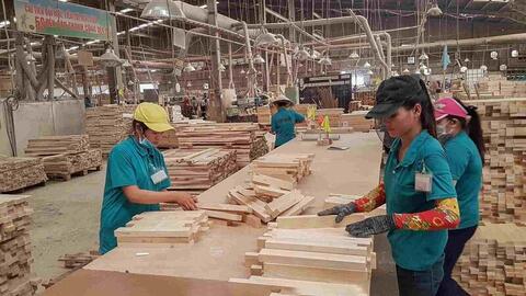 <a href="/thuong-mai" title="Thương mại" rel="dofollow">Thương mại</a>