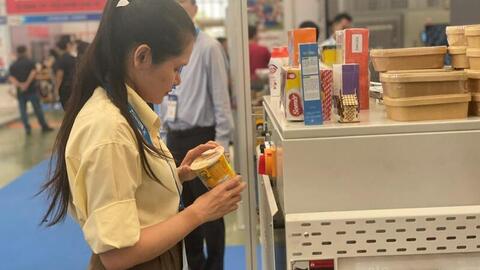 <a href="/thuong-mai" title="Thương mại" rel="dofollow">Thương mại</a>