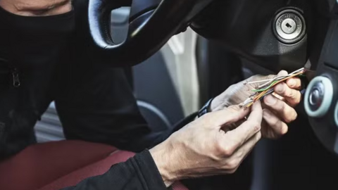 Xe hiện đại còn có thể “đấu nóng” để trộm như phim không?