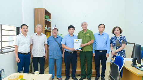 <a href="/doanh-nghiep" title="Doanh nghiệp" rel="dofollow">Doanh nghiệp</a>