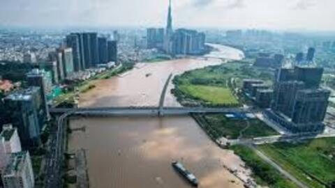 Xây dựng Thành phố Hồ Chí Minh trở thành trung tâm dịch vụ lớn của cả nước và khu vực