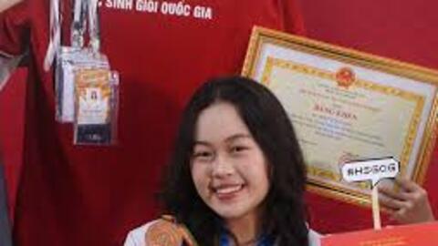 Hành trình của nữ sinh người Nùng đến với ước mơ cô giáo dạy Ngữ văn