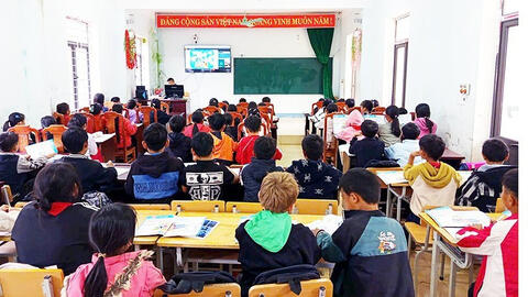 Chuyển đổi số giáo dục vùng cao tạo đột phá giảm nghèo thông tin từ nhà trường