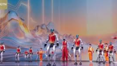 Robot hình người trình diễn võ thuật tại Gala Tết Nguyên đán ở Trung Quốc