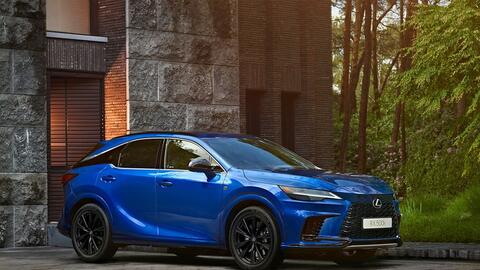 Loạt xe hạng sang Lexus hybrid giảm giá cao nhất 330 triệu đồng