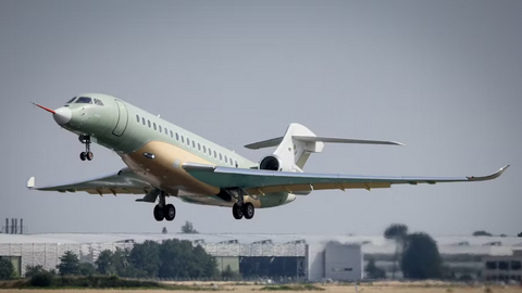 Dassault thực hiện chuyến bay thử nghiệm đầu tiên của máy bay Falcon 10X
