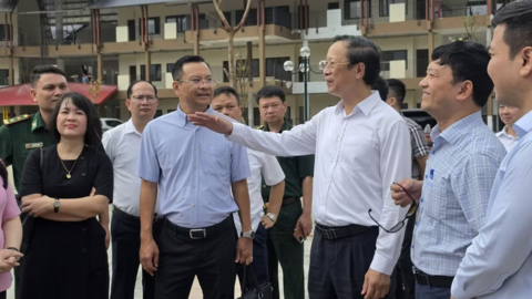 Thứ trưởng Phạm Ngọc Thưởng yêu cầu Lào Cai bảo đảm tiến độ trường nội trú vùng biên