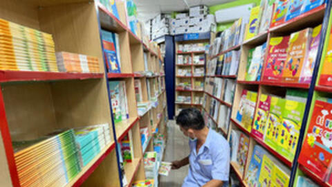 Thiếu SGK, TPHCM linh hoạt hỗ trợ học sinh học tập