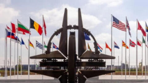 NATO khẩn cấp thực hiện 3 bước đi để tự vệ trước Nga