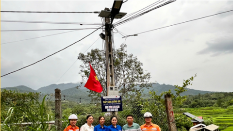 Lào Cai: Đèn năng lượng mặt trời thắp sáng đường quê trước thềm Quốc khánh 2/9