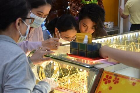 <a href="/tai-chinh" title="Tài chính" rel="dofollow">Tài chính</a>