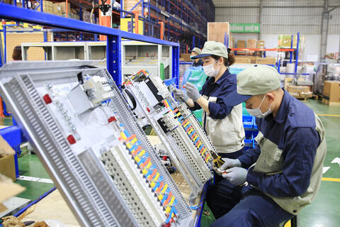 <a href="/tai-chinh" title="Tài chính" rel="dofollow">Tài chính</a>