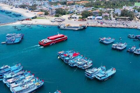 <a href="/tai-chinh" title="Tài chính" rel="dofollow">Tài chính</a>