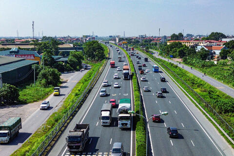 <a href="/thoi-su" title="Thời sự" rel="dofollow">Thời sự</a>