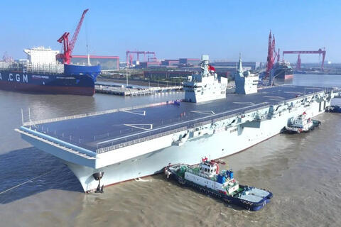 Trung Quốc thử nghiệm tàu ​​đổ bộ lớn hơn tàu sân bay hạt nhân