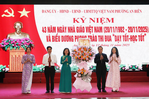 Hải Phòng biểu dương giáo viên nhân Ngày Nhà giáo Việt Nam