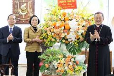 Giáng sinh 2025: Phó Thủ tướng Phạm Thị Thanh Trà thăm, chúc mừng Tòa Giám mục Bắc Ninh