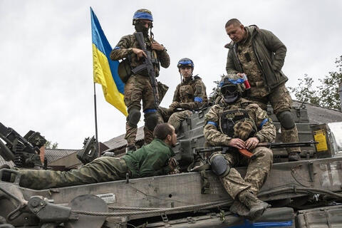 <a href="/thoi-su" title="Thời sự" rel="dofollow">Thời sự</a>