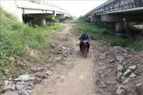 Làm đường rải đá tạm thời kết nối vào tuyến đường dân sinh Cao Lãnh - Lộ Tẻ