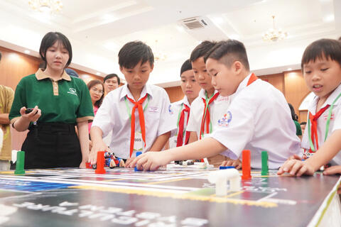 <a href="/thoi-su" title="Thời sự" rel="dofollow">Thời sự</a>