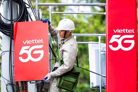 Viettel phủ sóng 5G toàn quốc, tung gói TET26 giúp người dân đón Tết vẹn toàn- hân hoan kết nối