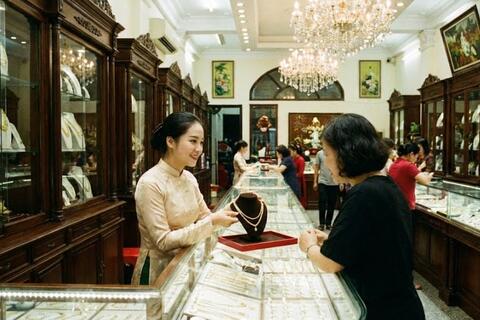 <a href="/tai-chinh" title="Tài chính" rel="dofollow">Tài chính</a>