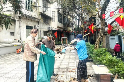 Phường Kim Liên, Hà Nội đồng loạt tổng vệ sinh môi trường chào Xuân