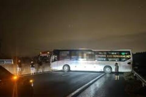 <a href="/thoi-su" title="Thời sự" rel="dofollow">Thời sự</a>