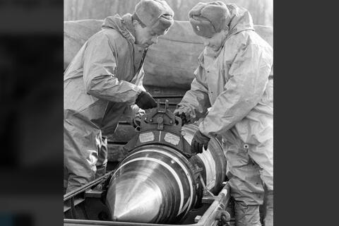 <a href="/thoi-su" title="Thời sự" rel="dofollow">Thời sự</a>