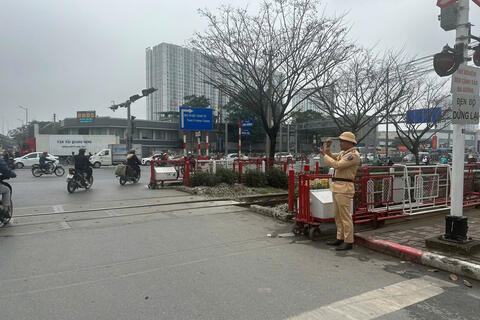 <a href="/thoi-su" title="Thời sự" rel="dofollow">Thời sự</a>