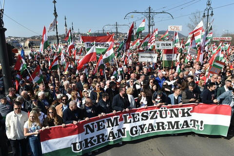 <a href="/thoi-su" title="Thời sự" rel="dofollow">Thời sự</a>