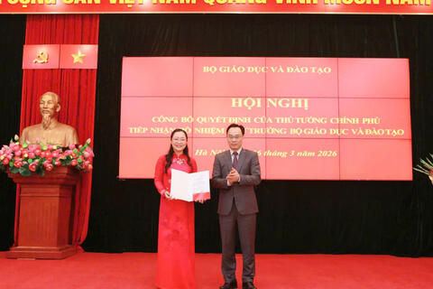 <a href="/thoi-su" title="Thời sự" rel="dofollow">Thời sự</a>