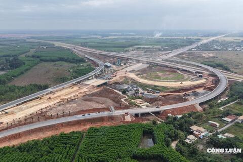 <a href="/thoi-su" title="Thời sự" rel="dofollow">Thời sự</a>