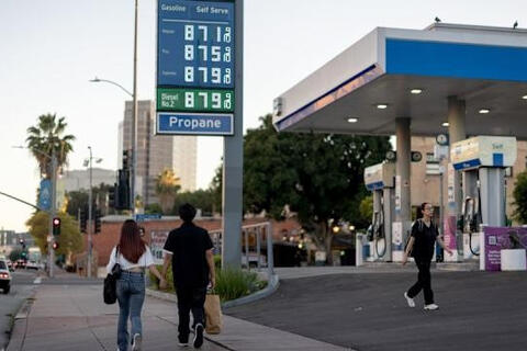 <a href="/chuyen-dong-kinh-te" title="Chuyển động kinh tế" rel="dofollow">Chuyển động kinh tế</a>