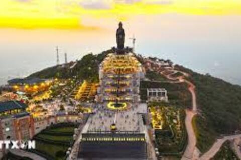 Đưa du lịch trở thành "đầu tàu" tăng trưởng kinh tế