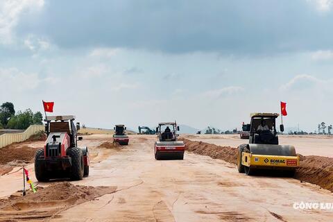 <a href="/thoi-su" title="Thời sự" rel="dofollow">Thời sự</a>