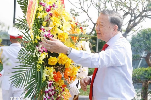 <a href="/thoi-su" title="Thời sự" rel="dofollow">Thời sự</a>