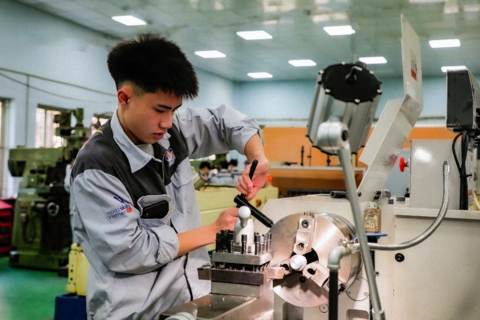 <a href="/thoi-su" title="Thời sự" rel="dofollow">Thời sự</a>