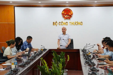 <a href="/chuyen-dong-kinh-te" title="Chuyển động kinh tế" rel="dofollow">Chuyển động kinh tế</a>