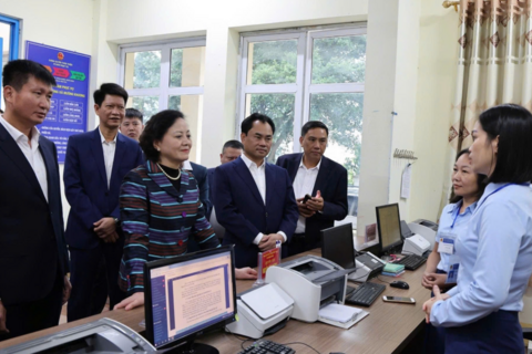 <a href="/thoi-su" title="Thời sự" rel="dofollow">Thời sự</a>