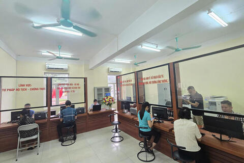 <a href="/thoi-su" title="Thời sự" rel="dofollow">Thời sự</a>