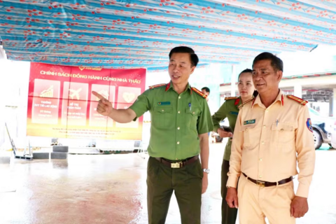 <a href="/thoi-su" title="Thời sự" rel="dofollow">Thời sự</a>