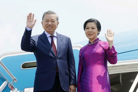 <a href="/thoi-su" title="Thời sự" rel="dofollow">Thời sự</a>