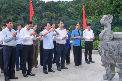 <a href="/thoi-su" title="Thời sự" rel="dofollow">Thời sự</a>
