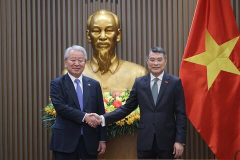 <a href="/thoi-su" title="Thời sự" rel="dofollow">Thời sự</a>