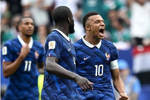 Mbappe lập cú đúp, quyết đua với Messi và giúp Pháp giành vé sớm